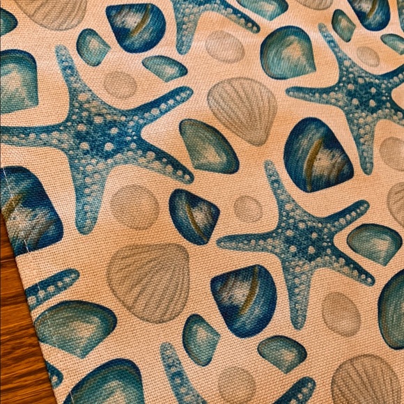 Bright turquoise and Off-white Starfish and Seashell Runner - Picture 2 of 4